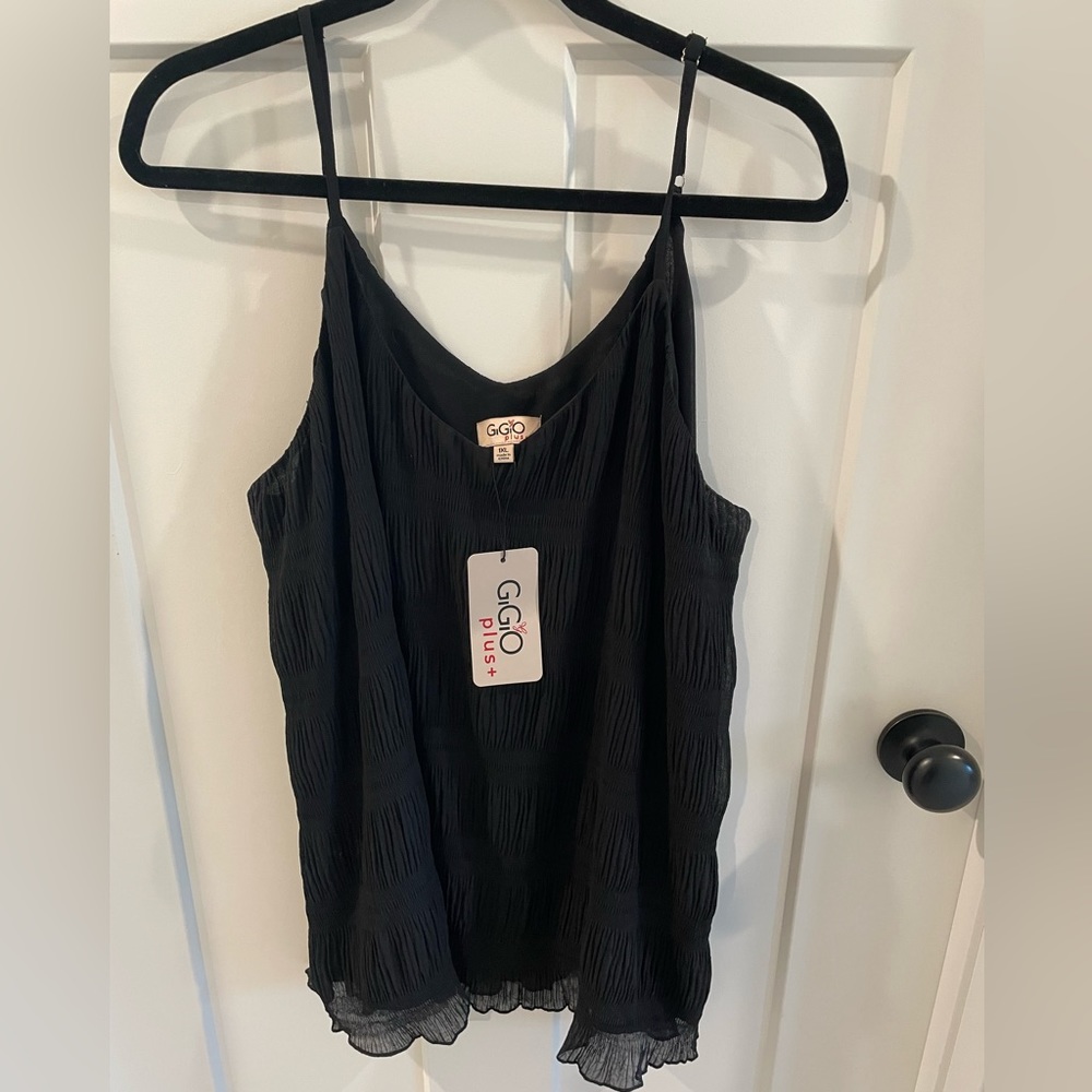 NWT. Textured Black Cami - 1X
